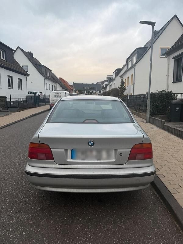 Gebraucht BMW 520 150 PS (110 kW) 1999 Silber Limousine