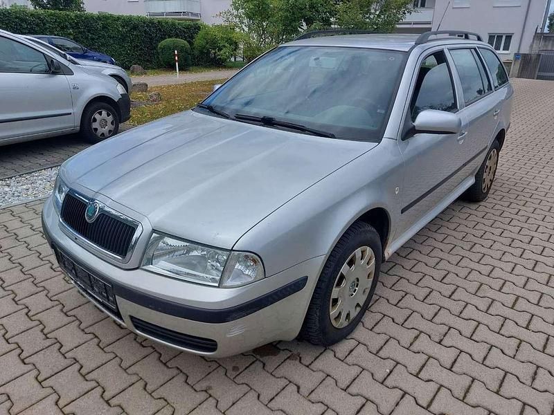 Gebraucht Skoda Octavia Ambiente 101 PS (74 kW) 2005 Diamantsilber met. Kombi