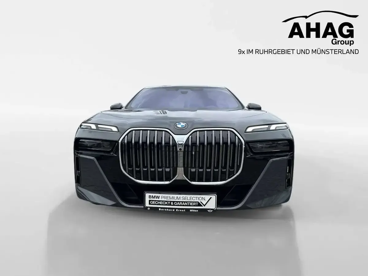 Gebraucht BMW 740 M Sport 299 PS (219 kW) 2025 Bmw individual dravitgrau Limousine