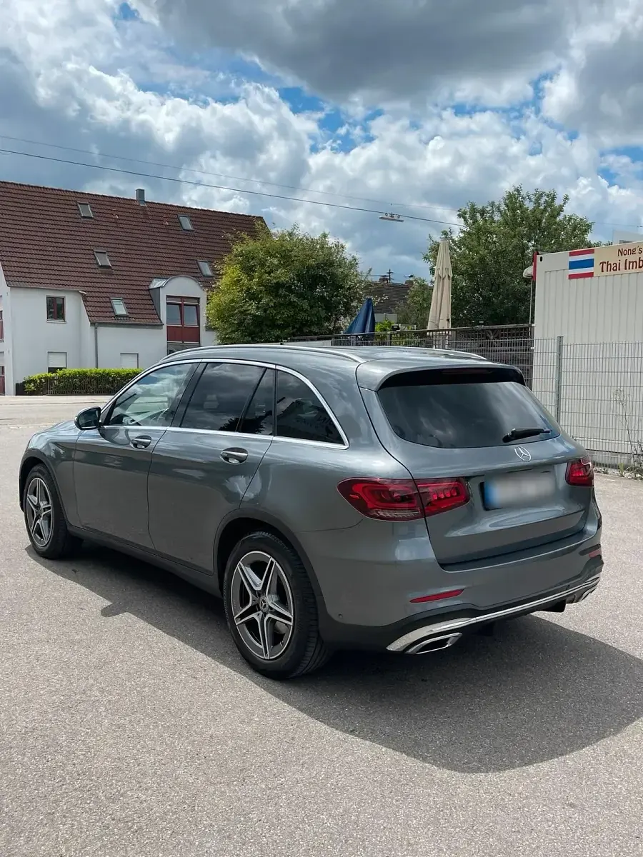 Gebraucht Mercedes GLC220 AMG 194 PS (142 kW) 2021 Grau SUV