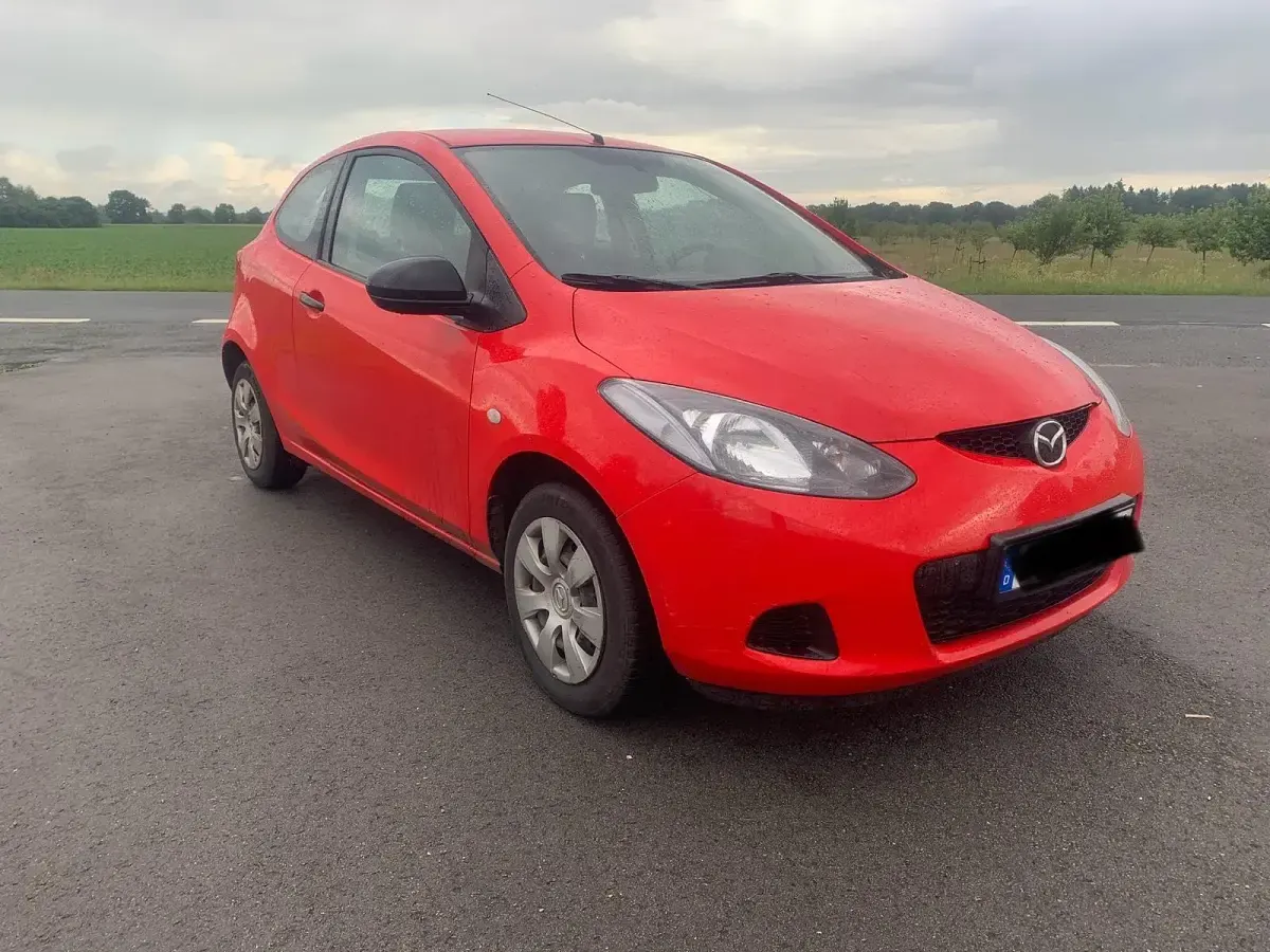 Gebraucht Mazda 2 Comfort 75 PS (55 kW) 2008 Rot Kleinwagen