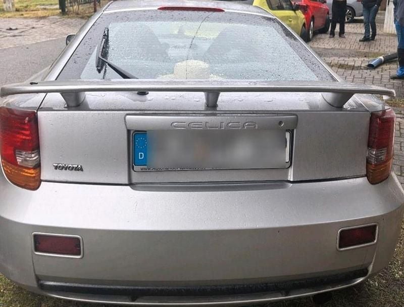 Gebraucht Toyota Celica 143 PS (105 kW) 1999 Silber Coupé