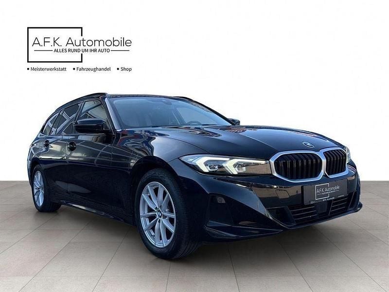 Gebraucht BMW 320 Shadowline 190 PS (139 kW) 2023 Black sapphire metallic Kombi