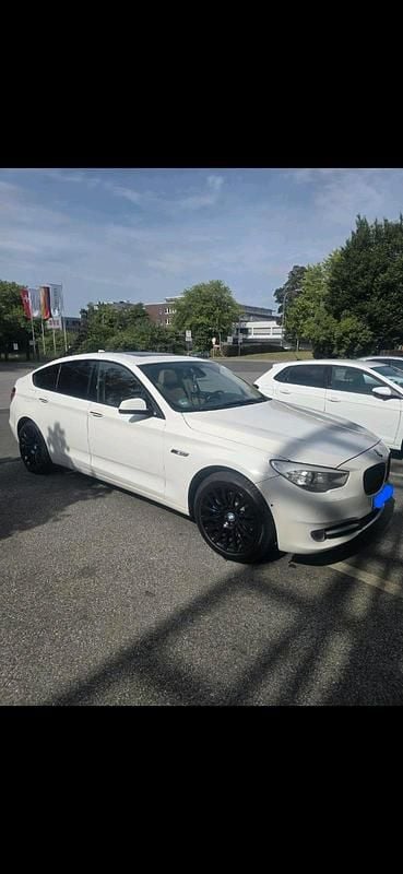 Weiß Gebraucht 2010 BMW 535 Gran Turismo Limousine | 12.500 € (Fairer Preis) - Bild 1/4