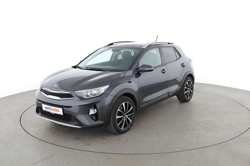 Grau Gebraucht 2019 Kia Stonic Vision SUV | 13.380 € (Fairer Preis) - Bild 1/3