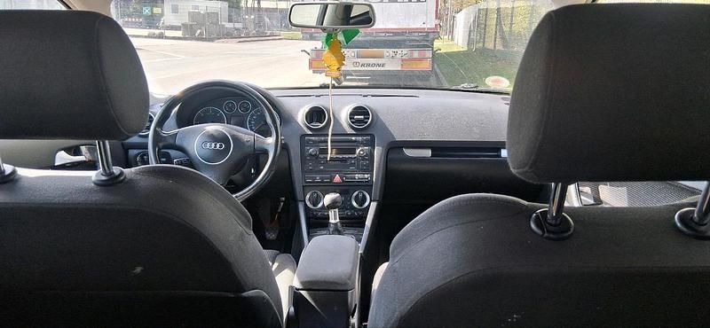 Gebraucht Audi A3 105 PS (77 kW) 2003 Schwarz Kleinwagen