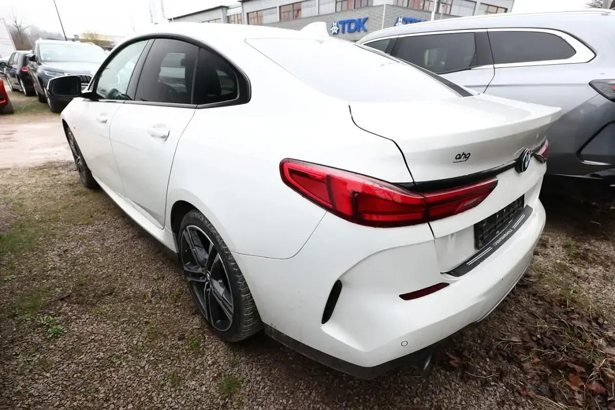 Gebraucht BMW 218 M Sport 136 PS (100 kW) 2020 Alpinweiß Coupé