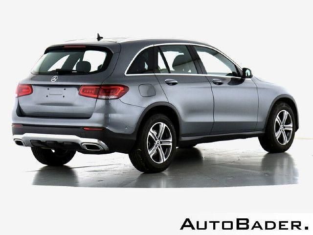 Gebraucht Mercedes GLC220 Exclusive 194 PS (142 kW) 2022 992 lack selenitgrau (metallic) SUV