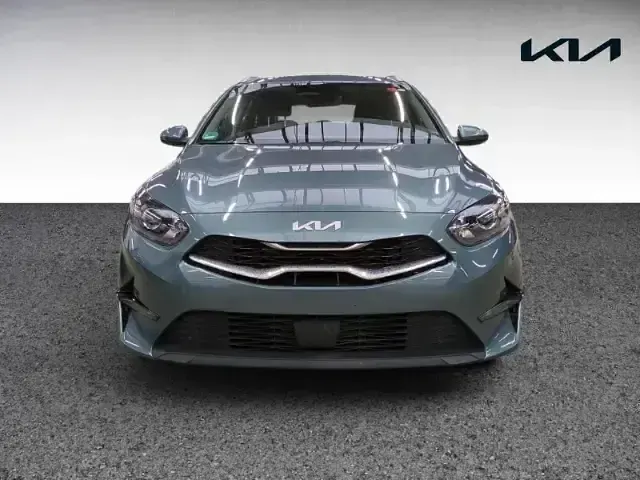 Gebraucht Kia Ceed Sportswagon Vision 140 PS (102 kW) 2025 Usg) yucca stahlgrau met. (grau Kombi