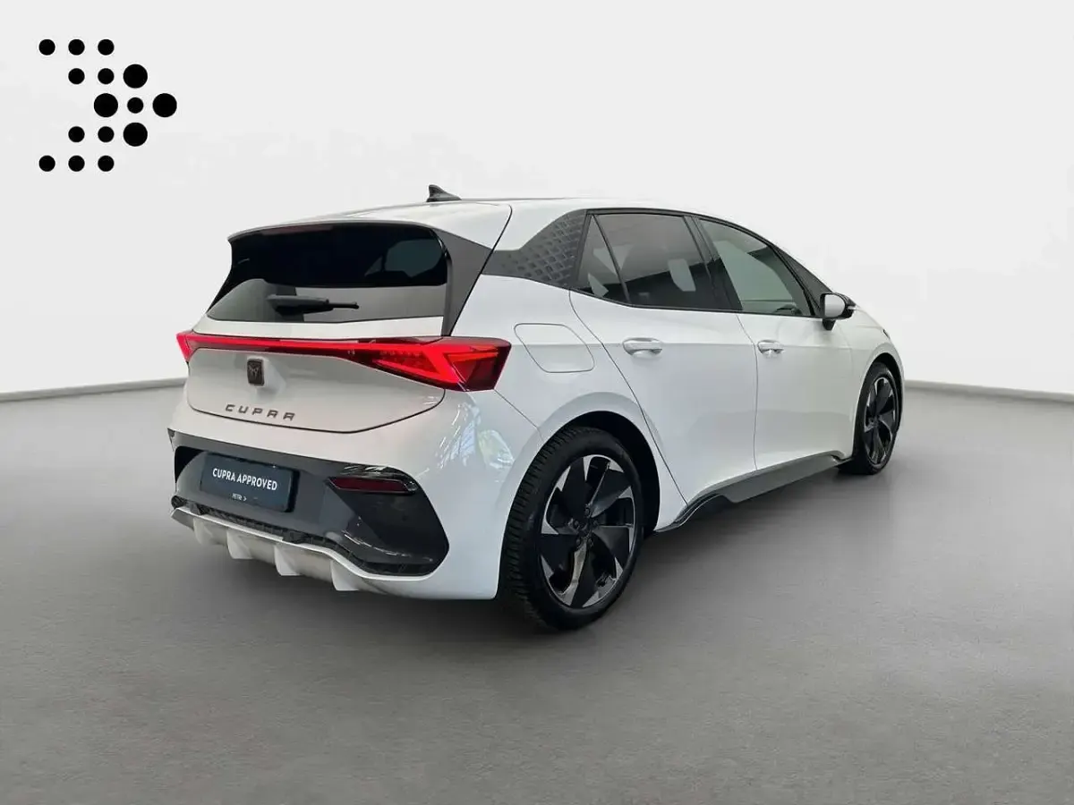 Gebraucht Cupra Born e-Boost 169 kW (231 PS) 2025 Eisweiß Kleinwagen