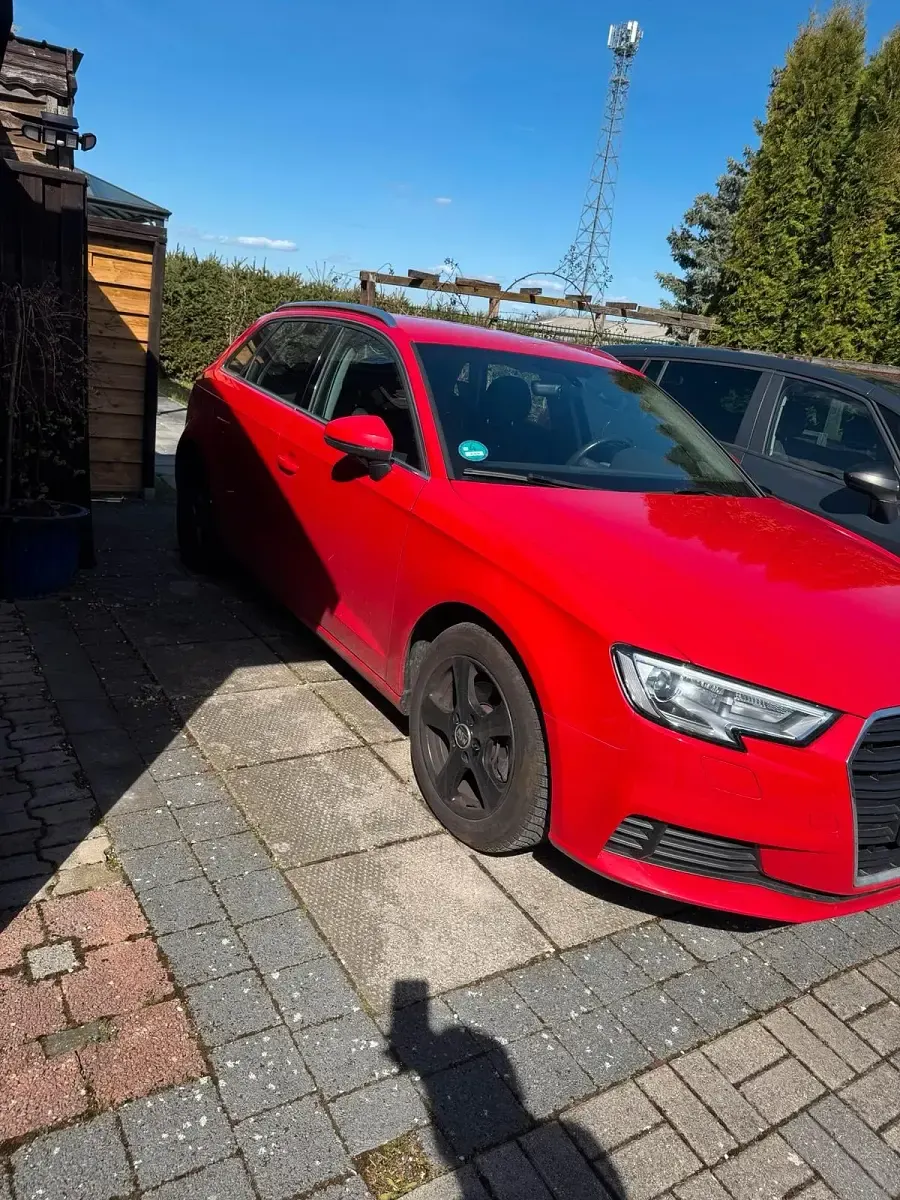 Gebraucht Audi A3 150 PS (110 kW) 2019 Rot Limousine