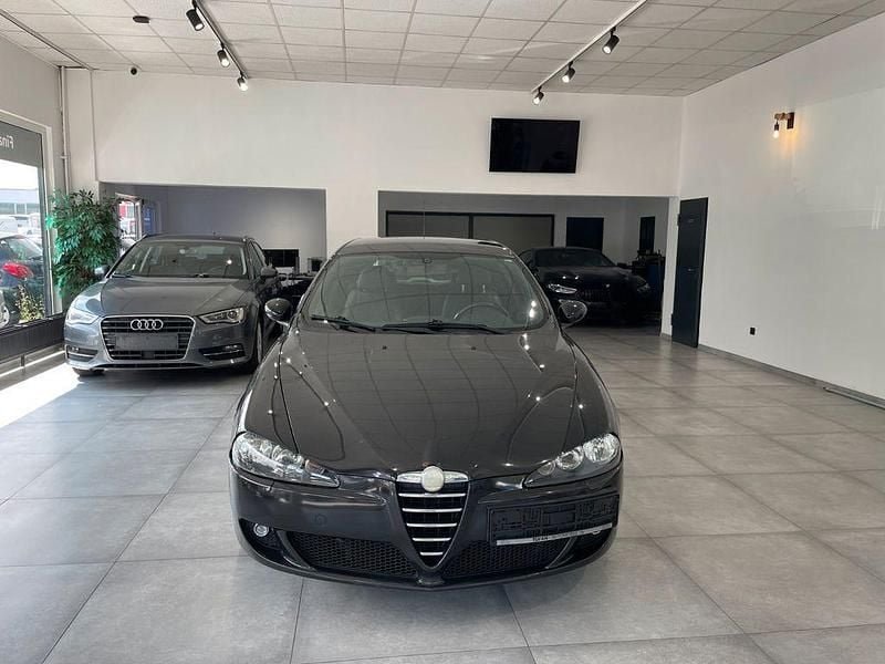 Schwarz Gebraucht 2008 Alfa Romeo 147 Quadrifoglio Verde Kleinwagen | 3.300 € (Fairer Preis) - Bild 1/4