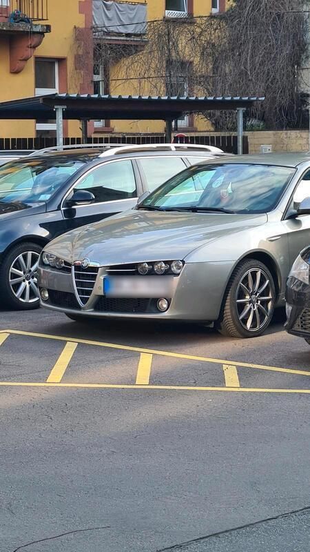 Grau Gebraucht 2007 Alfa Romeo 159 Kombi | 2.000 € (Fairer Preis) - Bild 1/4