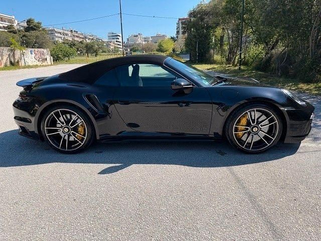 Second-hand Porsche 992 650 CP (478 kW) 2020 Negru Cabrio