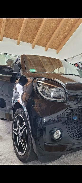 Schwarz Gebraucht 2020 Smart ForTwo Electric Drive Prime Coupé | 11.900 € (Fairer Preis) - Bild 1/2