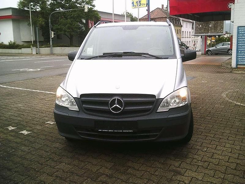 Gebraucht Mercedes Vito 163 PS (119 kW) 2012 Brillantsilber metallic Van