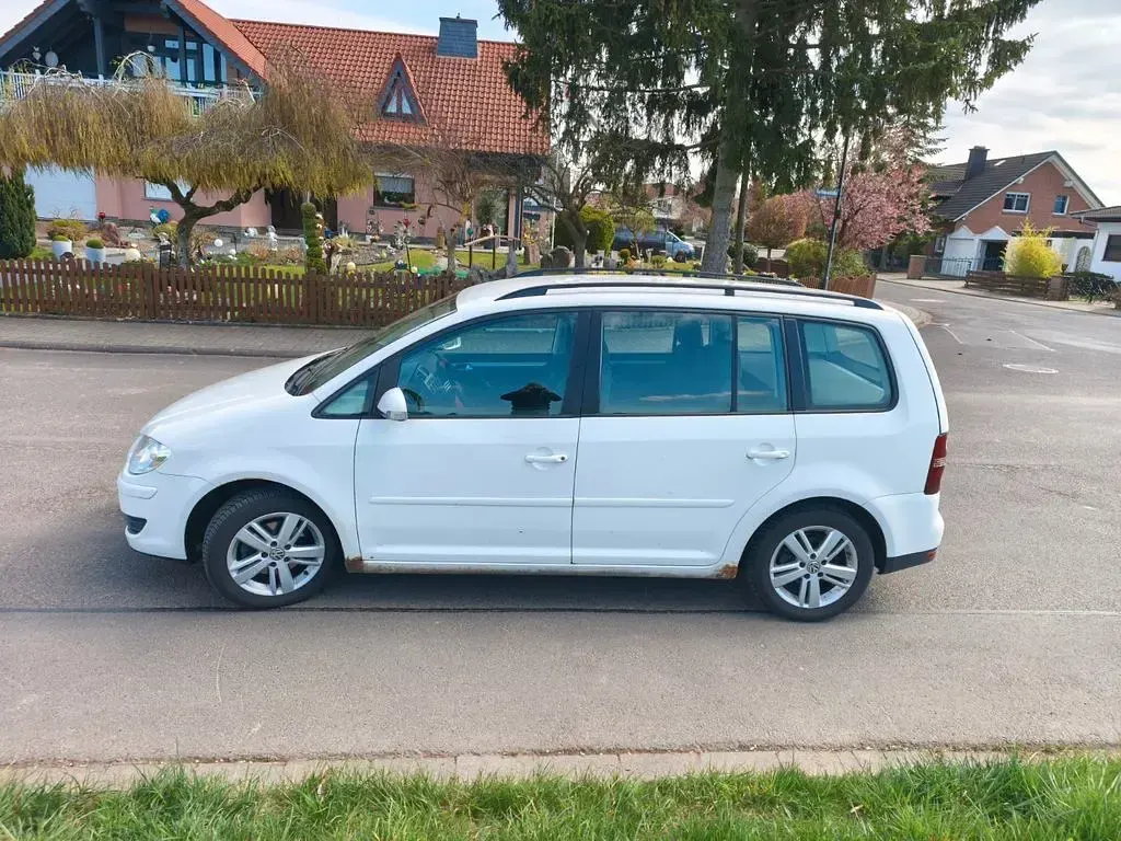 Gebraucht VW Touran United 140 PS (102 kW) 2008 Weiß Van / Kleinbus