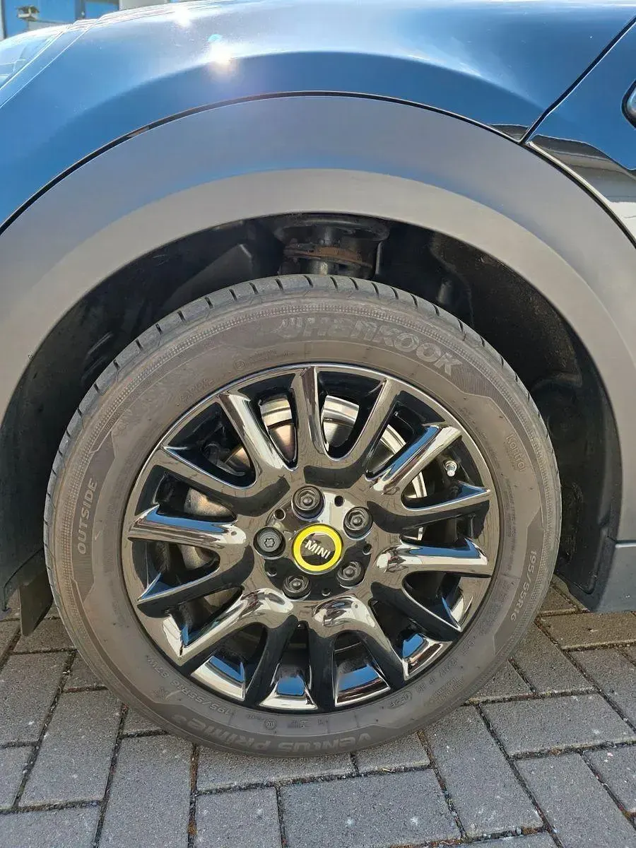 Gebraucht Mini Cooper SE 135 kW (184 PS) 2023 Schwarz Kleinwagen