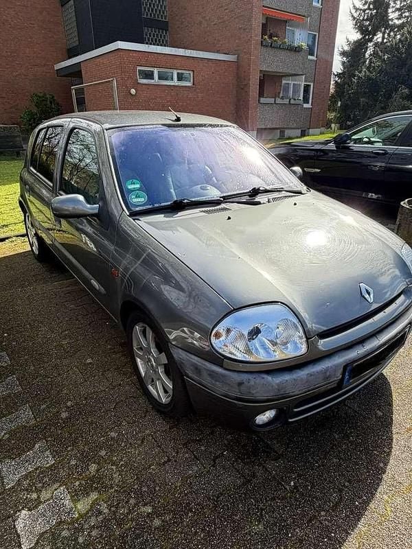 Gebraucht Renault Clio II 107 PS (78 kW) 2000 Grau Limousine