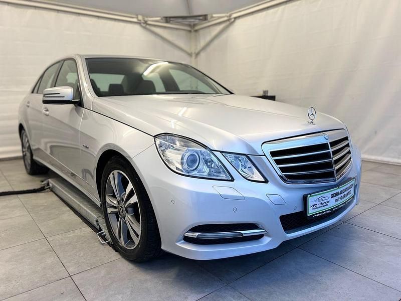 Gebraucht Mercedes E300 231 PS (169 kW) 2011 Silber Limousine