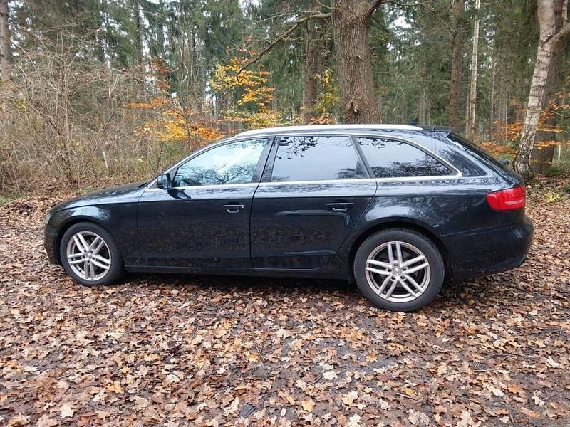 Gebraucht Audi A4 Ambition 160 PS (117 kW) 2012 Schwarz Kombi