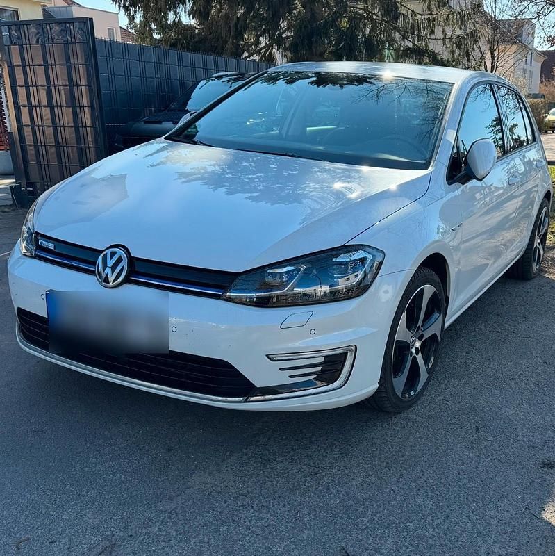 Weiß Gebraucht 2019 VW e-Golf Kleinwagen | 17.200 € (Teuer) - Bild 1/4