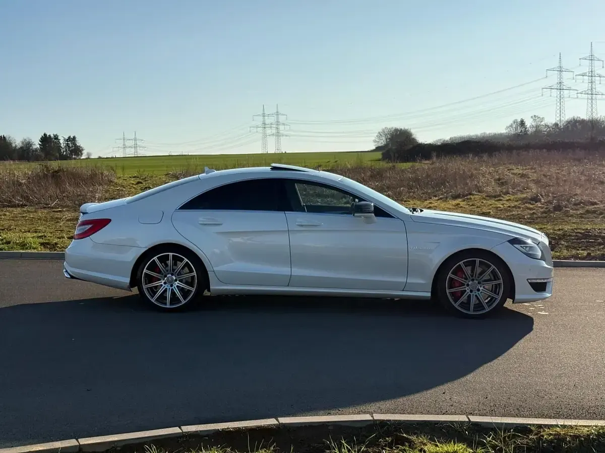 Gebraucht Mercedes CLS63 AMG AMG 557 PS (409 kW) 2011 Weiß Coupé