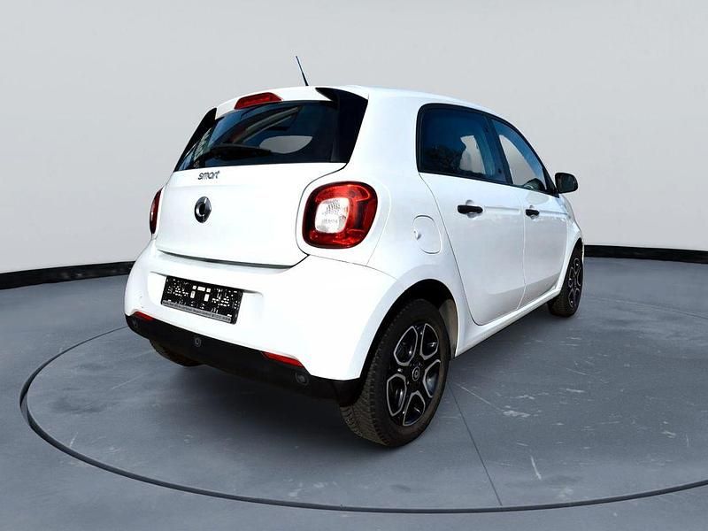 Używany Smart ForFour 90 KM (66 kW) 2019 Biały Hatchback