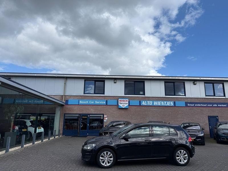 Schwarz Gebraucht 2014 VW Golf VII Trendline Limousine | 5.450 € (Fairer Preis) - Bild 1/4