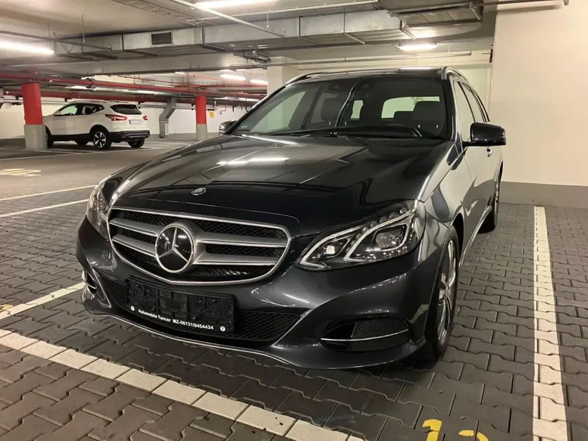 Gebraucht Mercedes E350 Avantgarde 252 PS (185 kW) 2015 Grau Kombi