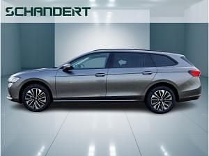 Neu Skoda Superb Selection 150 PS (110 kW) 2025 Grau (graphite grey) Kombi