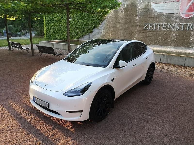 Gebraucht Tesla Model Y 378 kW (514 PS) 2022 Pearl white multicoat SUV