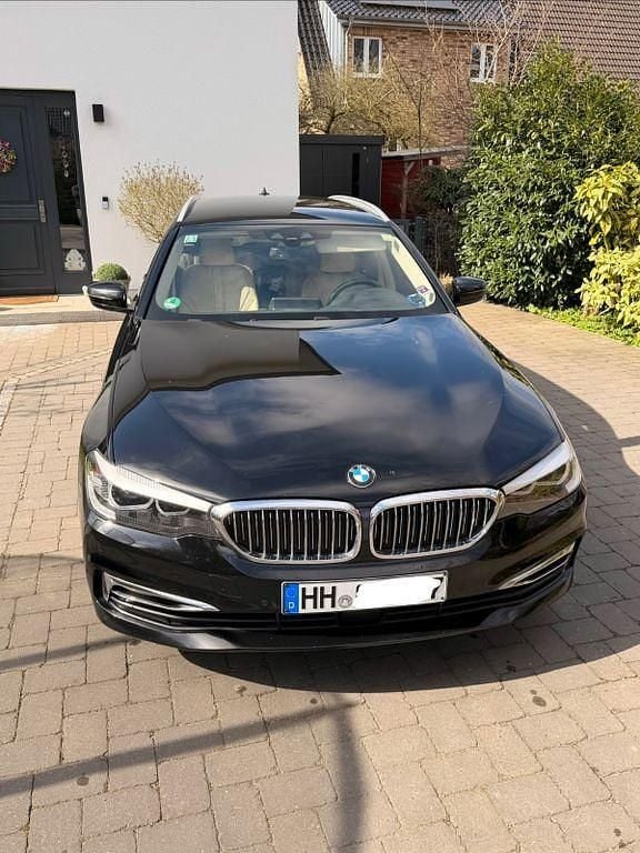 Gebraucht BMW 520 Luxury Line 190 PS (139 kW) 2019 Schwarz Kombi