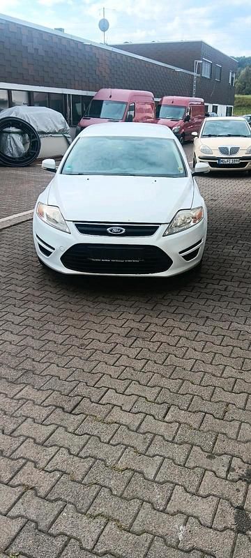 Weiß Gebraucht 2011 Ford Mondeo Kombi | 2.600 € - Bild 1/4