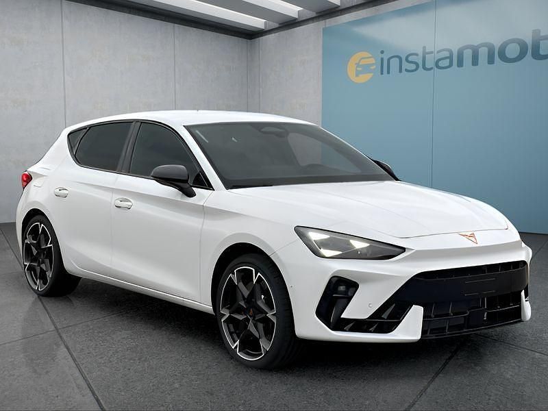 Neu Cupra Leon VZ 300 PS (220 kW) 2025 Weiß Kleinwagen