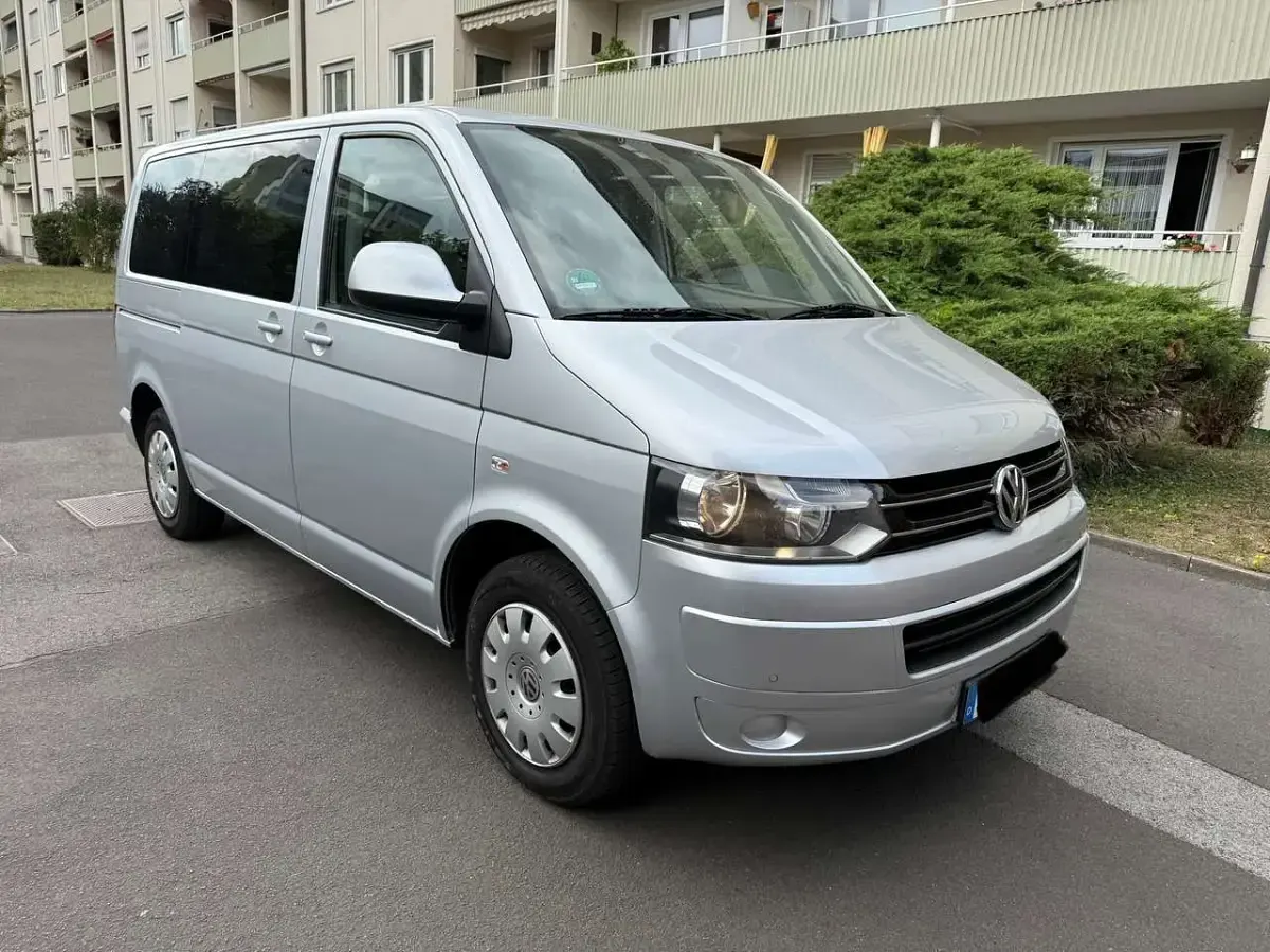 Gebraucht VW Caravelle 140 PS (102 kW) 2010 Silber Van