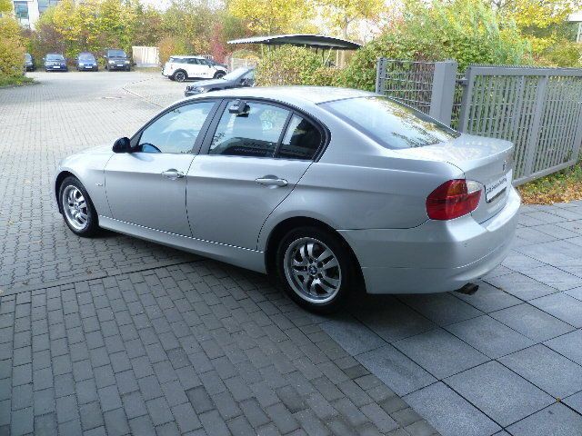 Gebraucht BMW 318 Advantage 122 PS (89 kW) 2007 Silber metallic Limousine