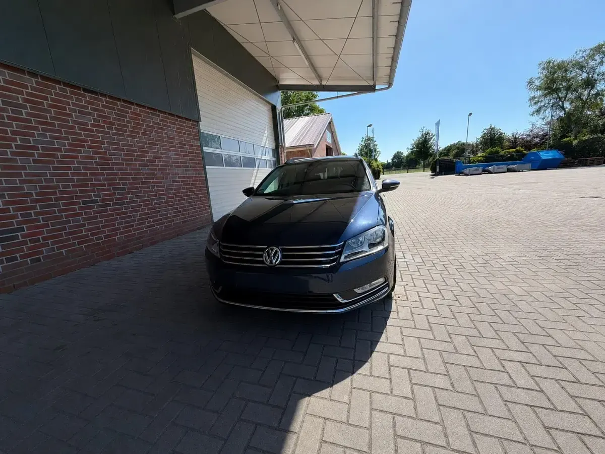 Gebraucht VW Passat 140 PS (102 kW) 2012 Kombi