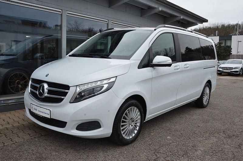 Weiß Gebraucht 2016 Mercedes V250 Van / Kleinbus | 32.990 € (Superpreis) - Bild 1/4