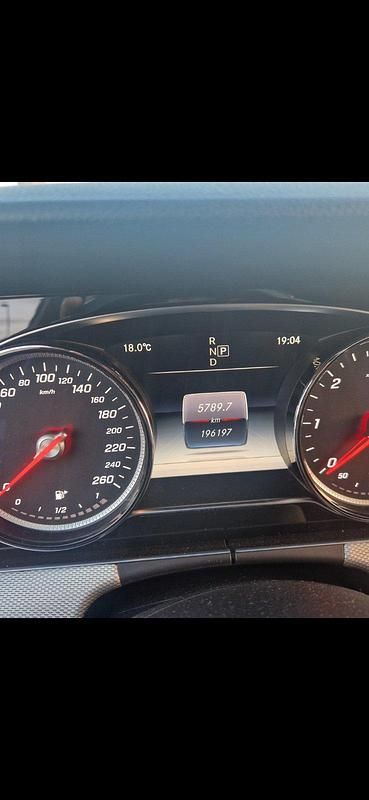 Gebraucht Mercedes E220 Avantgarde 195 PS (143 kW) 2017 Schwarz Kombi