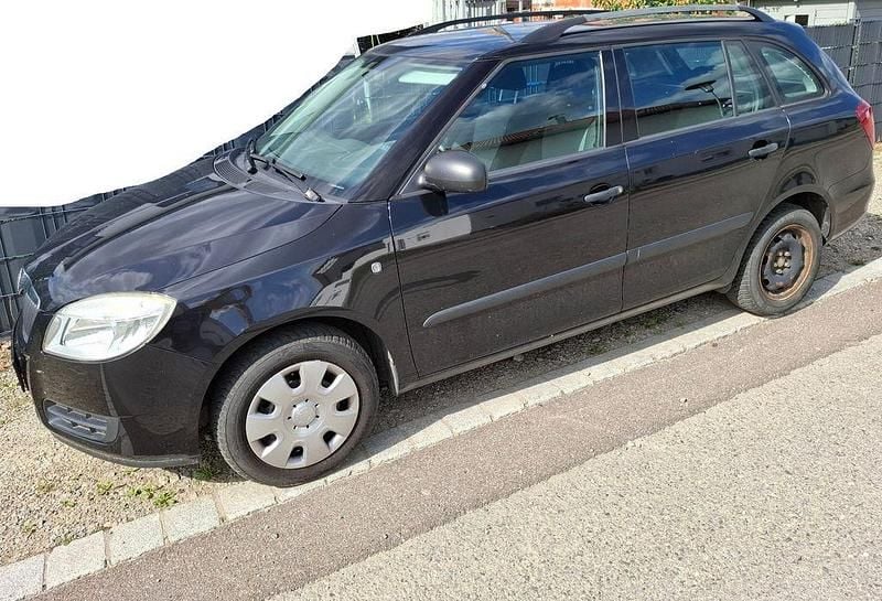 Schwarz Gebraucht 2009 Skoda Fabia Classic Kombi | 1.350 € (Guter Preis) - Bild 1/4