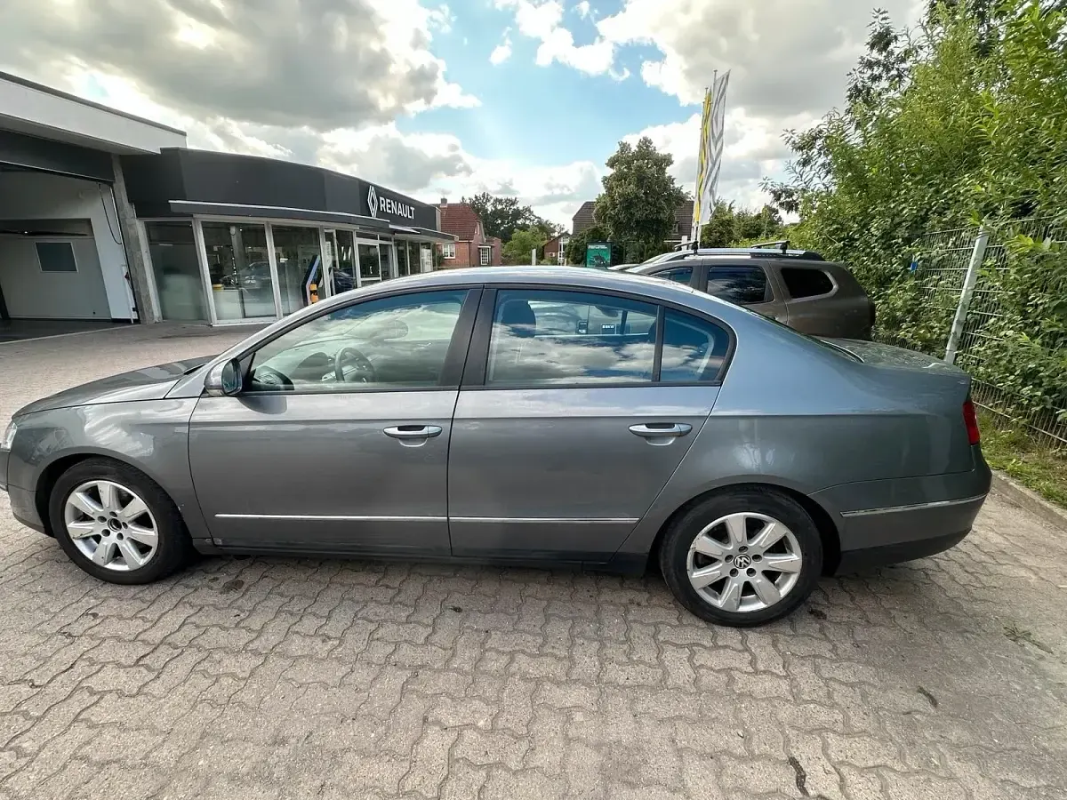 Gebraucht VW Passat 140 PS (102 kW) 2005 Grau Limousine