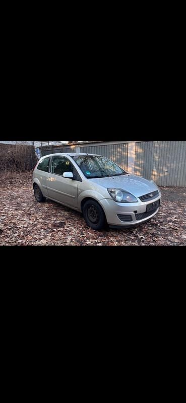 Gebraucht Ford Fiesta 60 PS (44 kW) 2007 Silber Kleinwagen