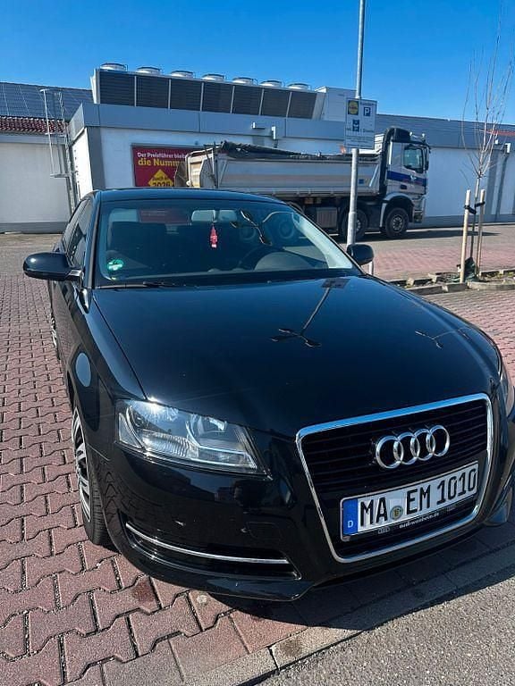 Gebraucht Audi A3 Attraction 105 PS (77 kW) 2012 Schwarz Kleinwagen