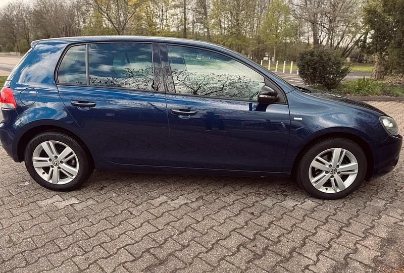 Gebraucht VW Golf VI 86 PS (63 kW) 2012 Blau Kleinwagen