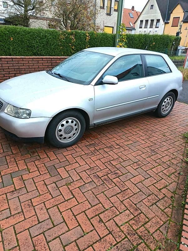 Silber Gebraucht 2001 Audi A3 Kleinwagen | 1.100 € (Guter Preis) - Bild 1/4