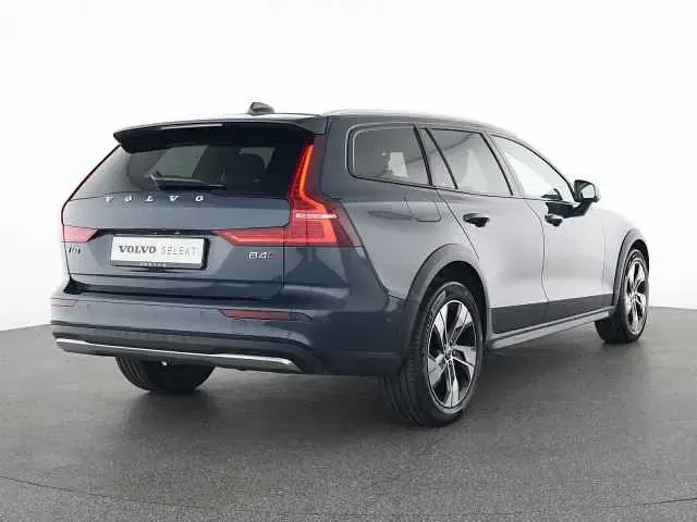 Gebraucht Volvo V60 CC 145 PS (106 kW) 2023 Kombi