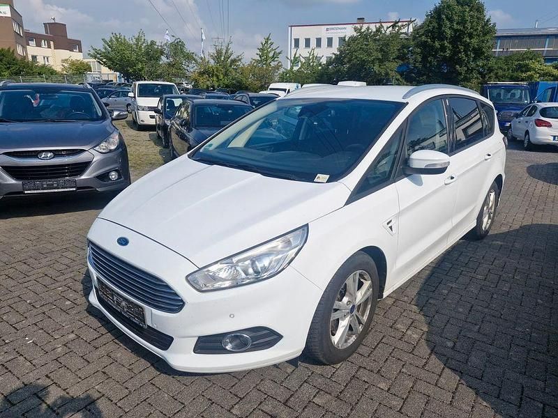 Weiß Gebraucht 2017 Ford S-MAX Business Edition Van / Kleinbus | 10.950 € - Bild 1/4