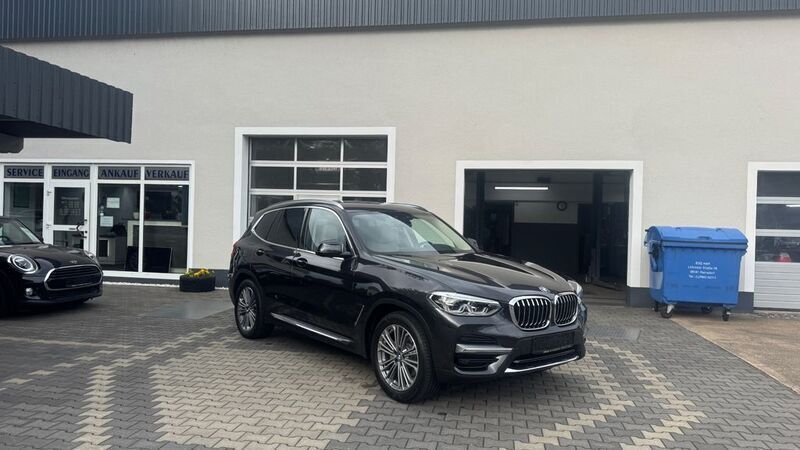 Grau Gebraucht 2020 BMW X3 Sport Line SUV | 39.990 € (Teuer) - Bild 1/4