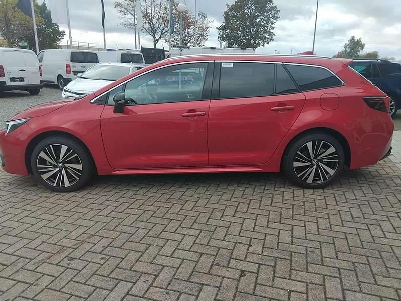 Ny Toyota Corolla 196 HK (144 kW) 2025 Rød Stationcar